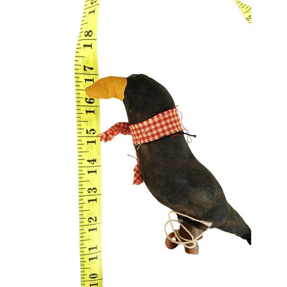 Pair of Primitive Look Crows on Old Wood Spools Folk Art Hand Made - Picture 6 of 7